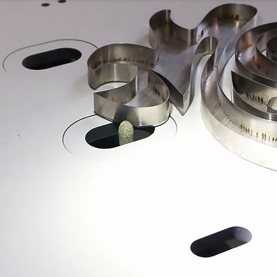 3D-стальные буквы краевой полировки Металлические знаки шлифовальные машины